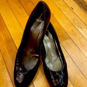 Vintage Stuart Weitzman size 9.5 Brown, embossed, pat leather crocodile wedge